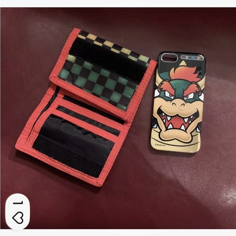 Nintendo Super Mario Checkered tri-fold wallet and 5s Phone Case - Picture 2 of 3